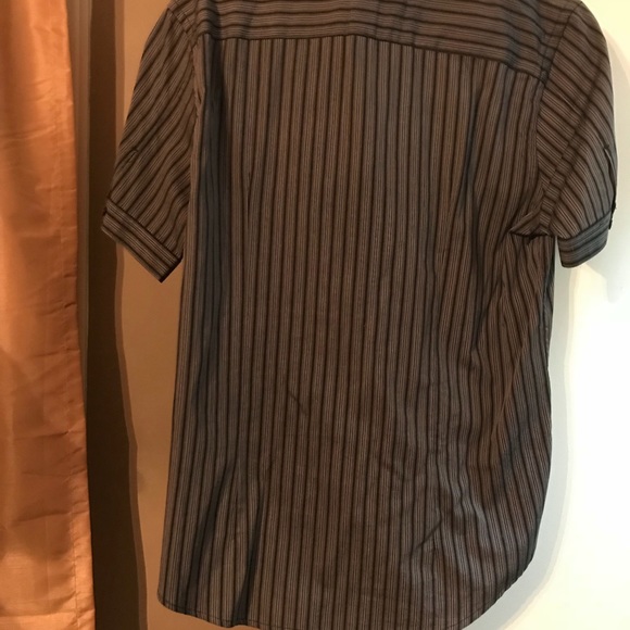 Men’s short sleeve shirt. Never worn. - Picture 2 of 2
